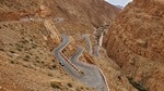 Serpentine v kanjonu Todra Gorge