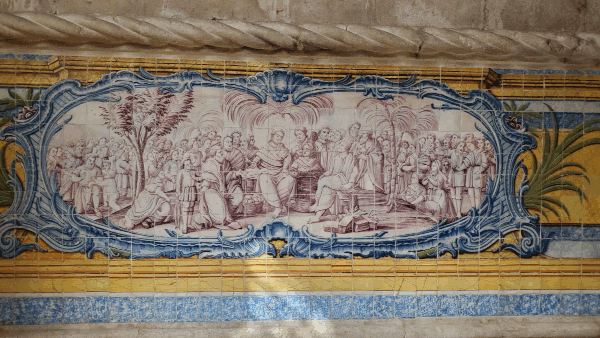 Zid obložen z modro-belimi ploščicami azulejos