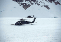 Helikopter v baznem taboru