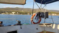 Po dolgi plovbi zasidran pred Molunatom